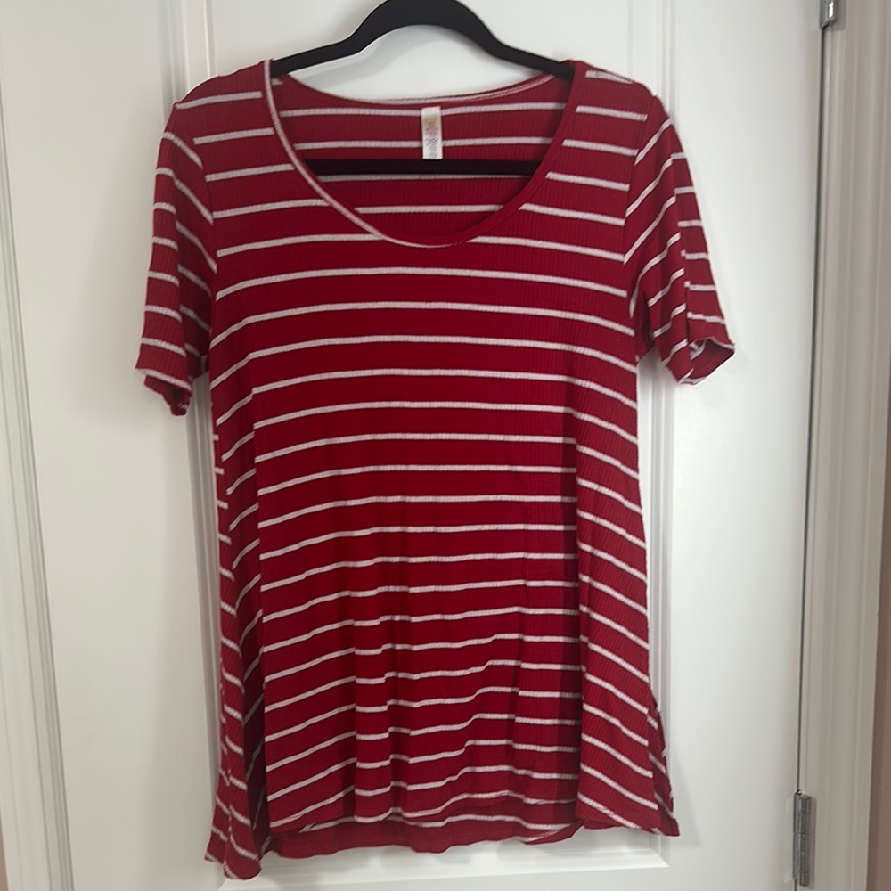 LuLaRoe Red Short Perfect T Shirt with Relaxed Fit